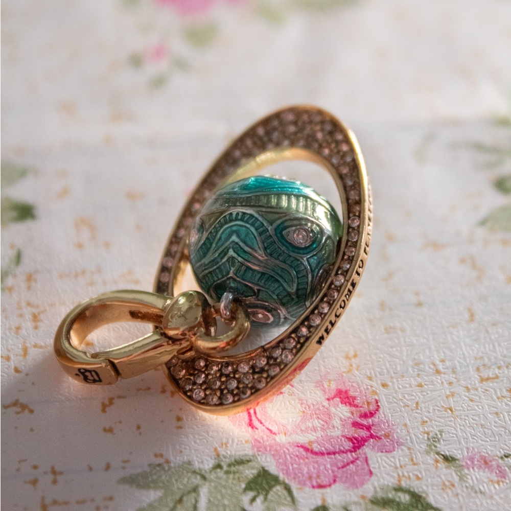 Juicy Couture - Planet Charm